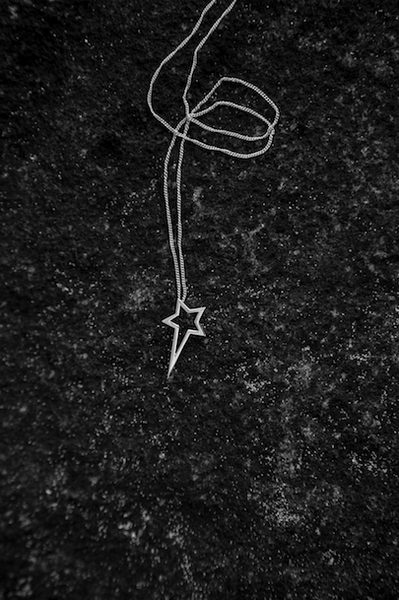 Rose Gold Diamond Shooting Star Necklace - trunfio universe
- 5